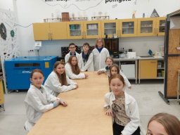 b_1024_768_0_00_images_2023_2024_Swiniuch_Klasy5CNL_410658476_820445166550100_5991930745808056379_n